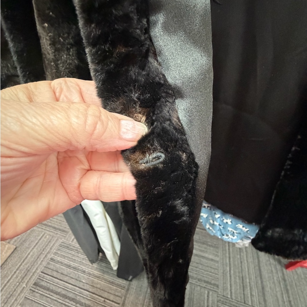 Alaskan SEAL Fur Coat by H CUSSON - Pittsburgh - Picture 5 of 16